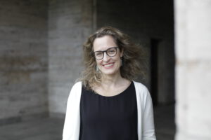 Juliane Pohlmann mit neuer Brille
